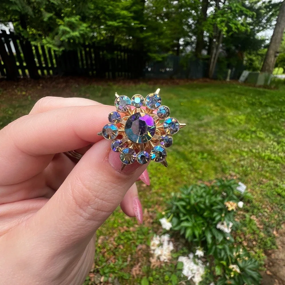 Vtg Aurora Borealis Rhinestone Starburst Brooch Gold Tone MCM Mid Century Pin